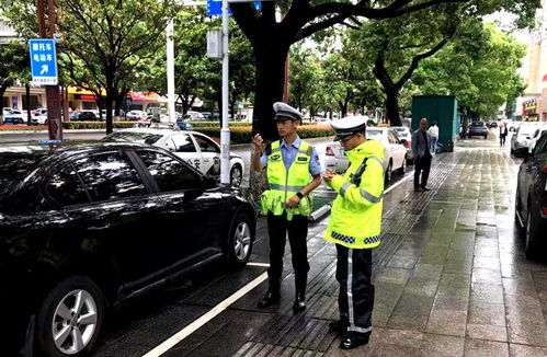 常德交警直属一大队着力打造武陵大道交通管理示范路，推动交通及公共管理用金属标牌制造提质增效